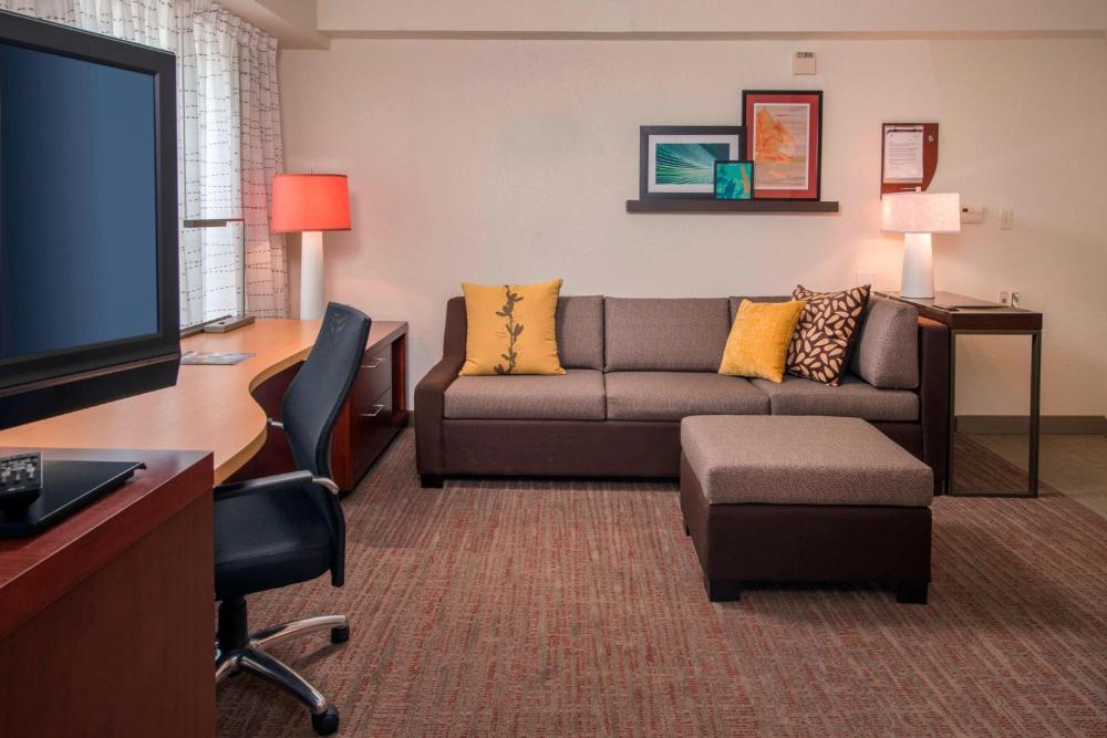 Queen Studio with Sofa Bed interior
